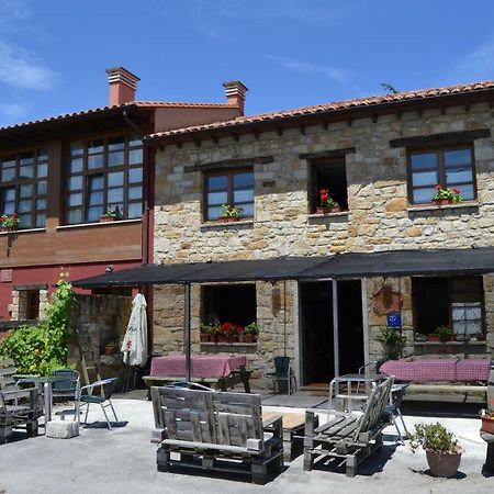 Apartamentos Rurales La Cirigueena Oles Exterior photo