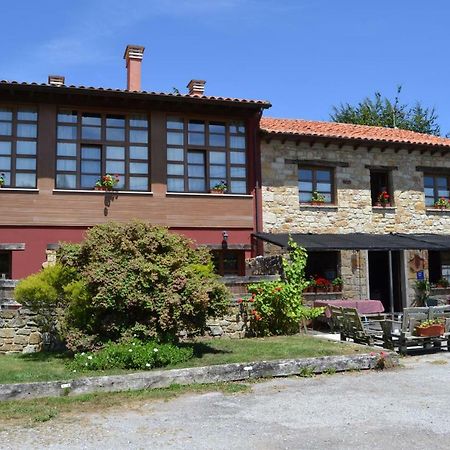 Apartamentos Rurales La Cirigueena Oles Exterior photo